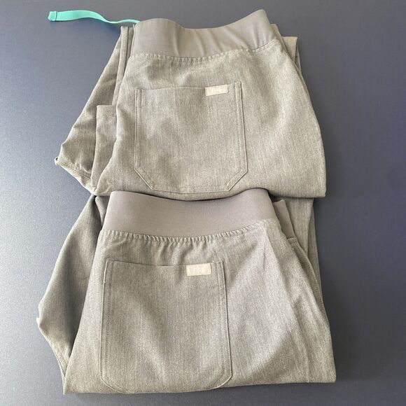 FIGS Kade Cargo Scrub Pants Women’s XL Gray Elastic Waist Drawstring Set of 2 - Picture 2 of 11